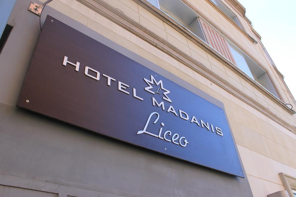 ホテル マダニス リセオ ロスピタレート・デ・リョブレガート エクステリア 写真