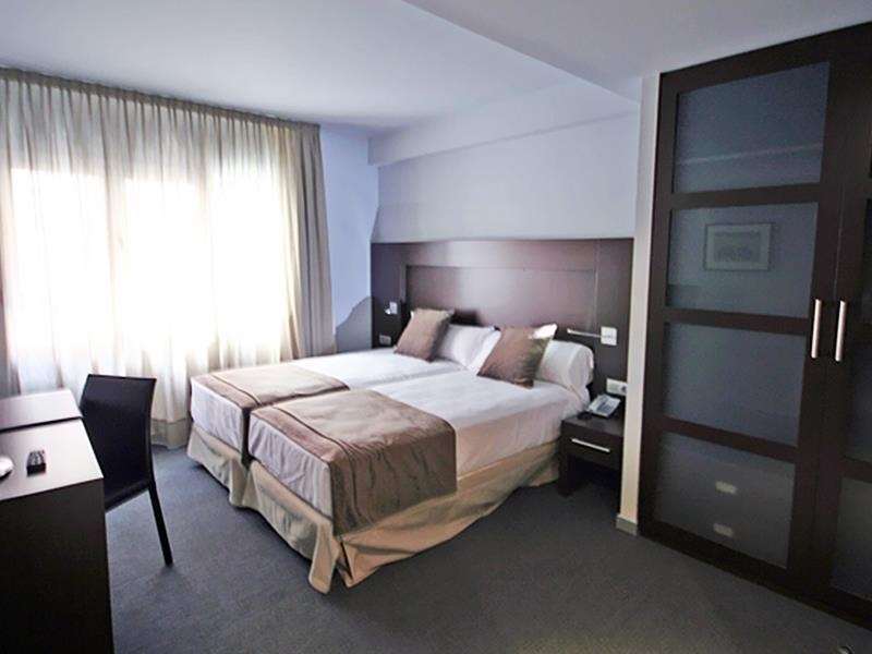 ホテル マダニス リセオ ロスピタレート・デ・リョブレガート 部屋 写真